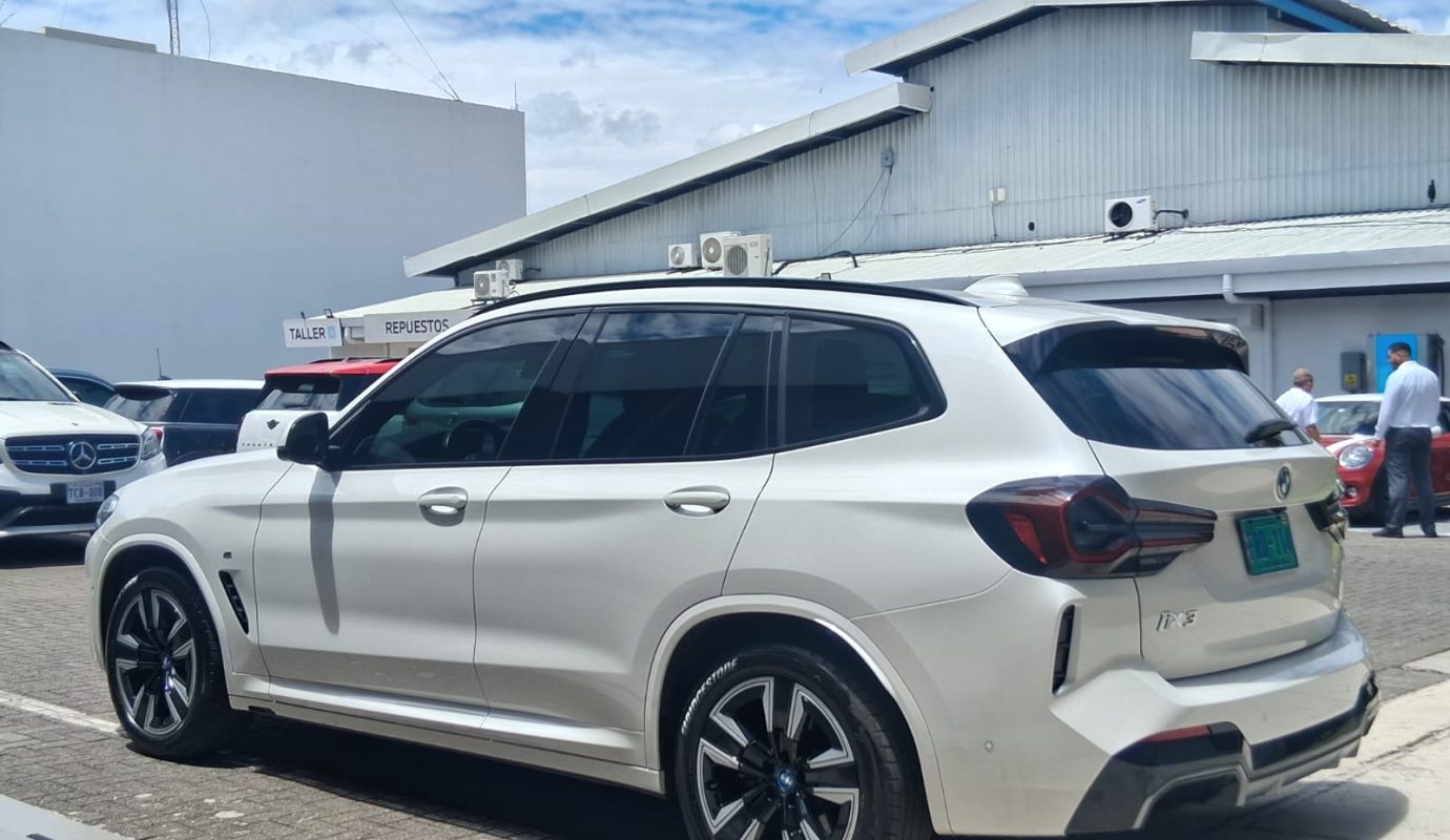 BMW IX3 M Package