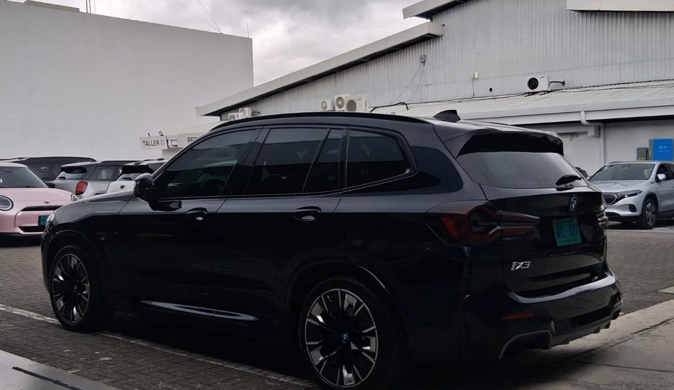 BMW IX3 PAQ M