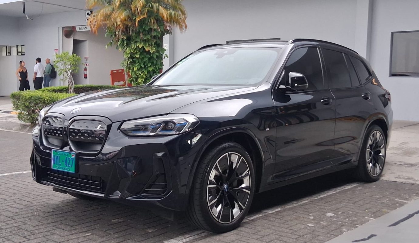 BMW IX3 PAQ M