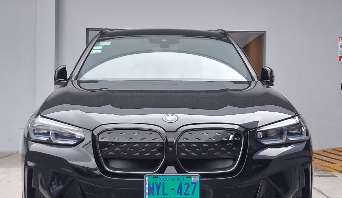 BMW IX3 PAQ M