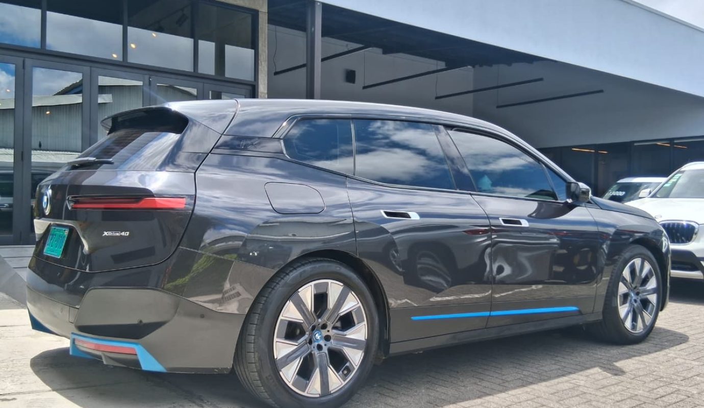 BMW IX Xdrive 40