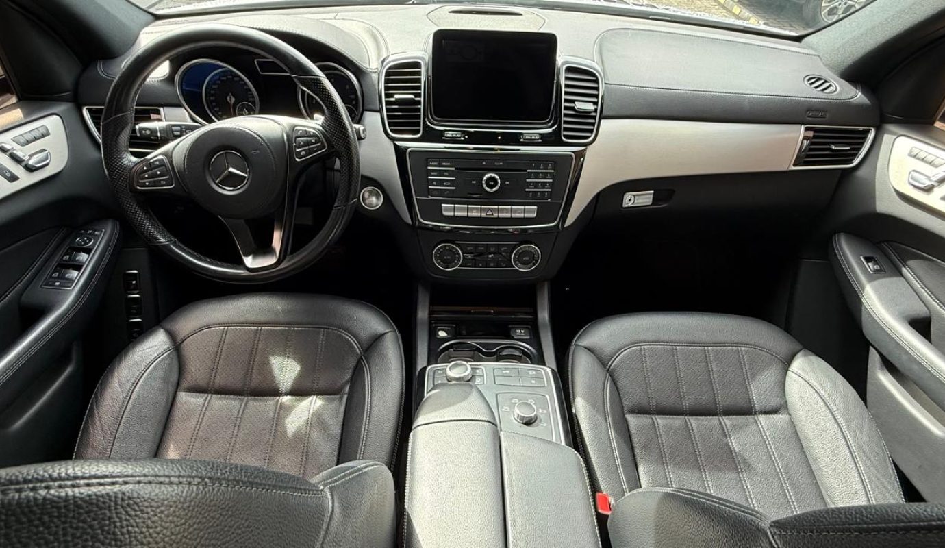 Mercedes Benz GLS350D