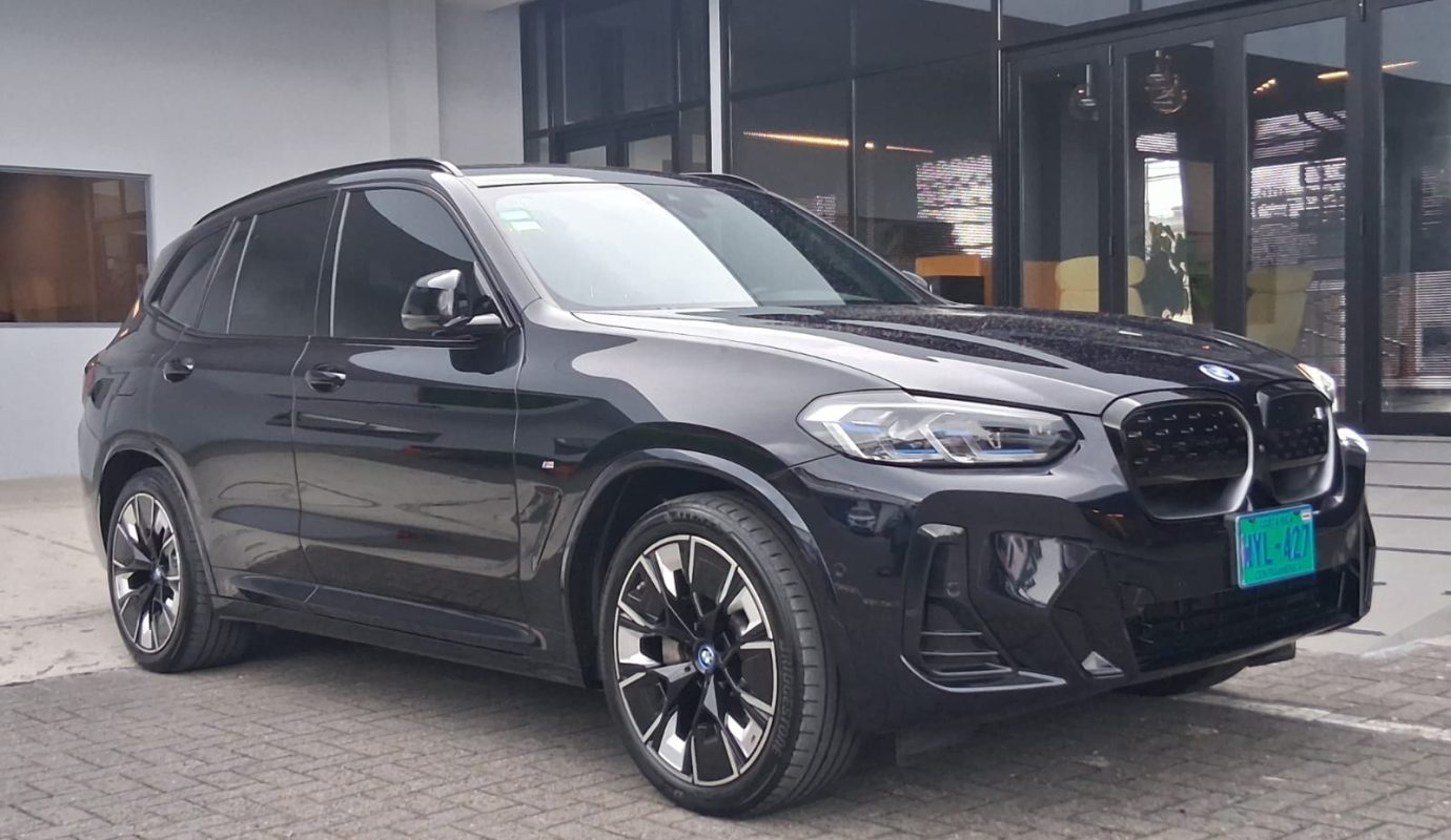 BMW IX3 PAQ M