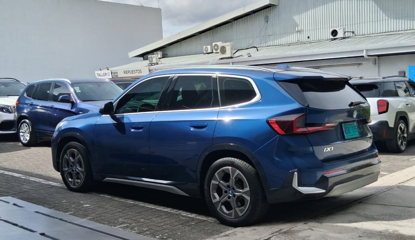 BMW IX1 Xdrive 30