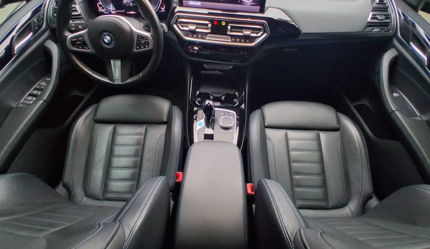 BMW IX3 PAQ M