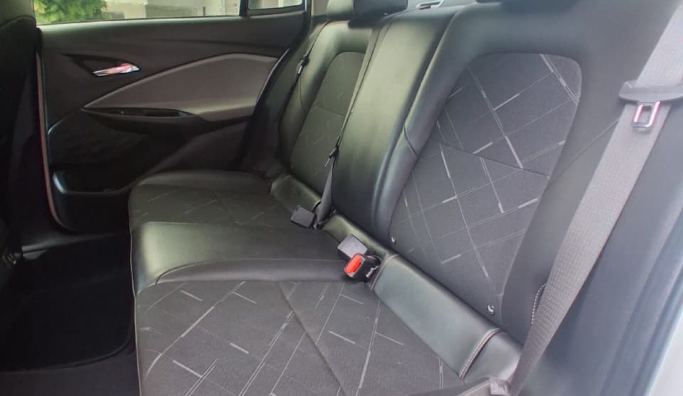 Chevrolet Onix Premier